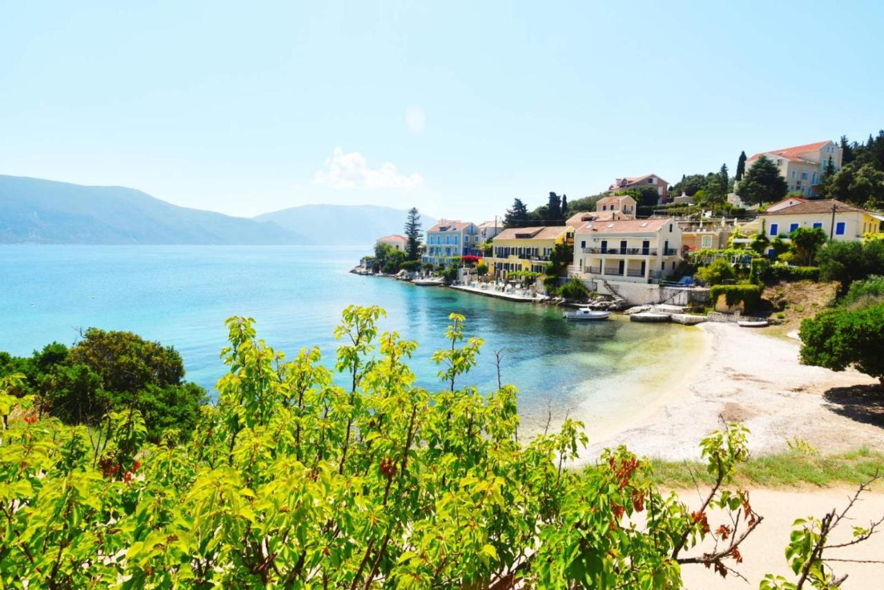 Villa Ireni Waterfont Фискардо Екстериор снимка