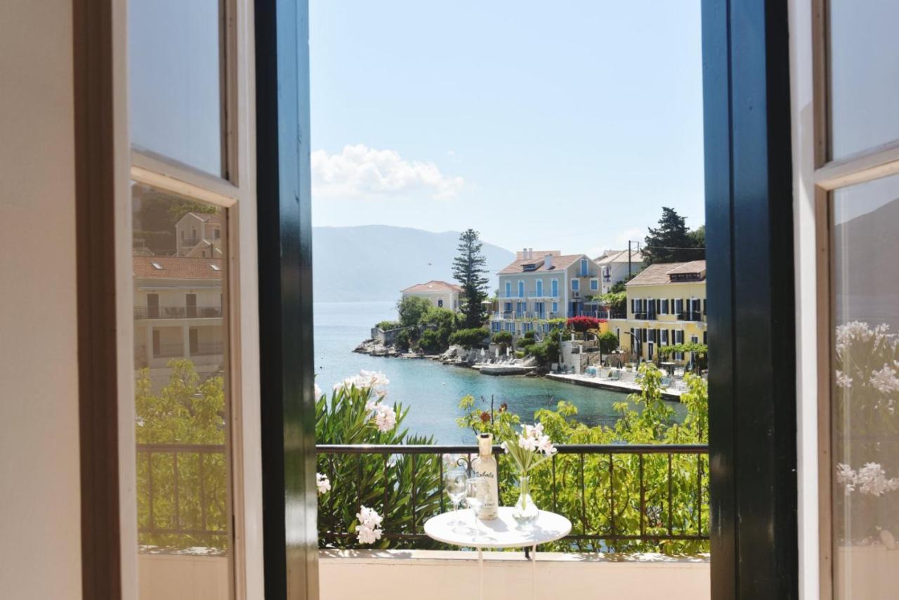 Villa Ireni Waterfont Фискардо Екстериор снимка