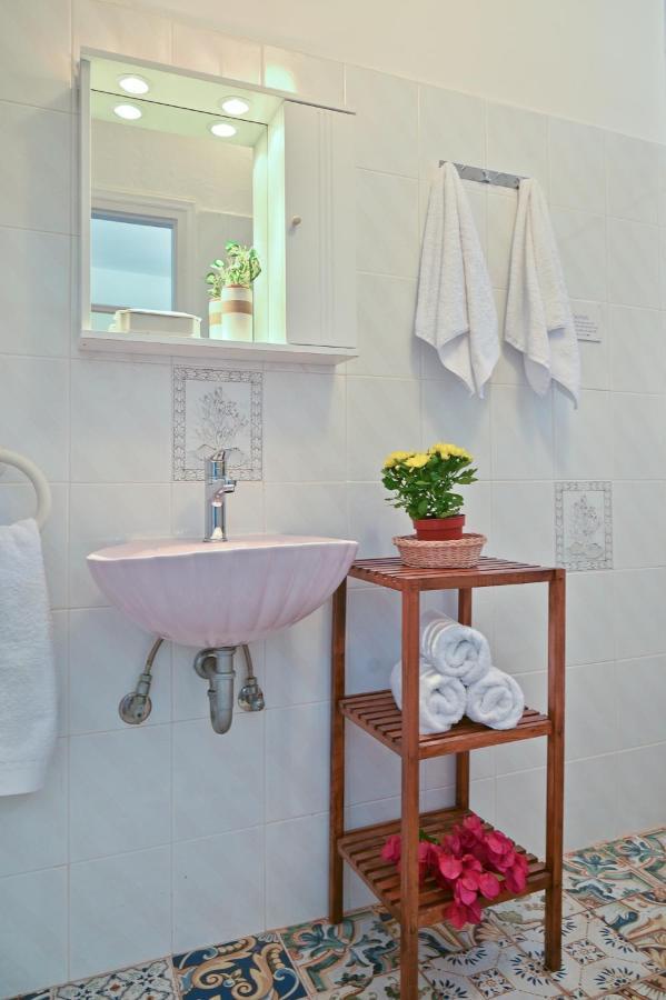 Villa Ireni Waterfont Фискардо Екстериор снимка