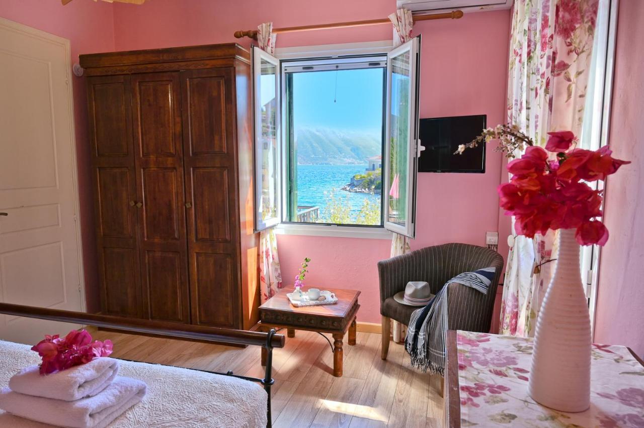 Villa Ireni Waterfont Фискардо Екстериор снимка