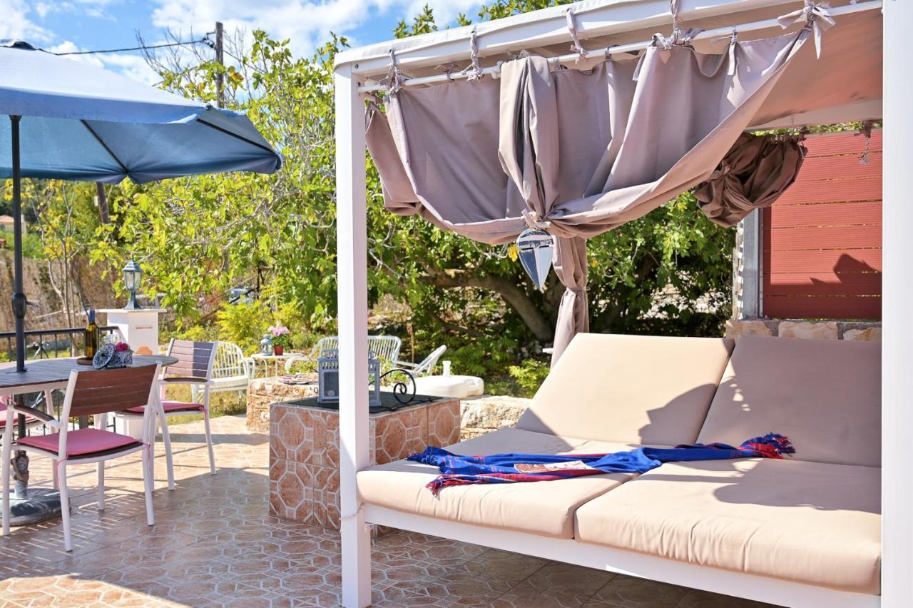 Villa Ireni Waterfont Фискардо Екстериор снимка